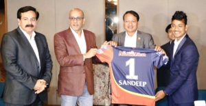IPL 2018: आईपीएल खेलने वाले नेपाल के पहले खिलाड़ी संदीप लामिछाने पहनेंगे इस नम्बर की जर्सी, शेयर की तस्वीर 3