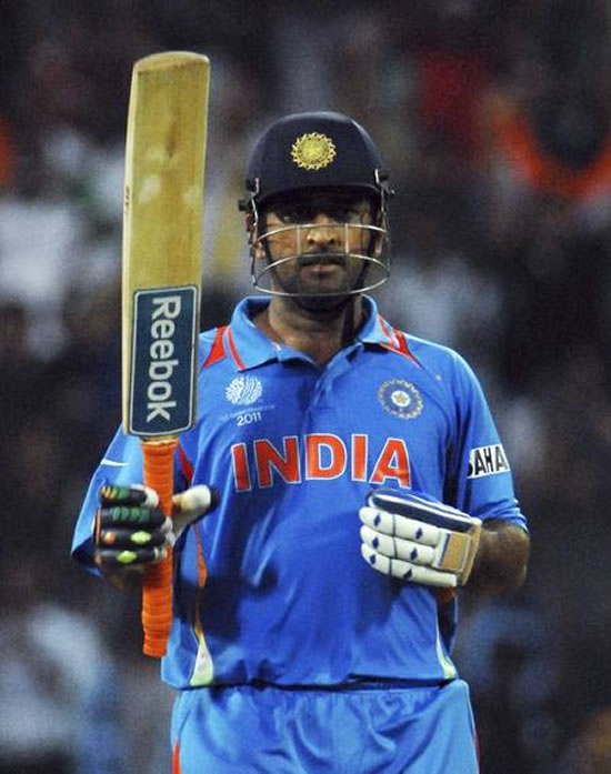 भारत ही नहीं दुनिया का सबसे सफल कप्तान होने के बाद भी धोनी के नाम दर्ज है कप्तानी के ये 5 शर्मनाक रिकॉर्ड 4
