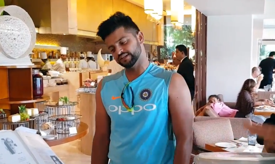 वीडियो : सुरेश रैना ने श्रीलंका में एक रेस्टोरेंट में म्यूजिक बैंड के साथ मिलकर गाया किशोर कुमार का सदाबहार गाना, वीडियो हुआ वायरल 5
