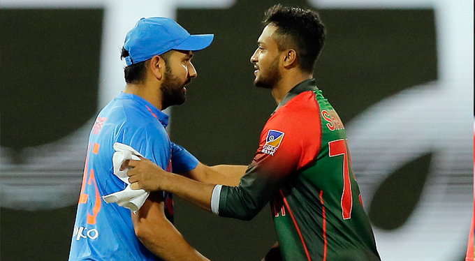 फ़ाइनल के बाद रोहित ने कुछ ऐसा कर जीता लंकाई क्रिकेटप्रेमियों का दिल 2