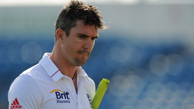 इंग्लैंड के दिग्गज बल्लेबाज केविन पीटरसन के प्रोफेशनल क्रिकेट से संन्यास के बाद क्रिस गेल ने दी खास अंदाज में सांत्वना 2