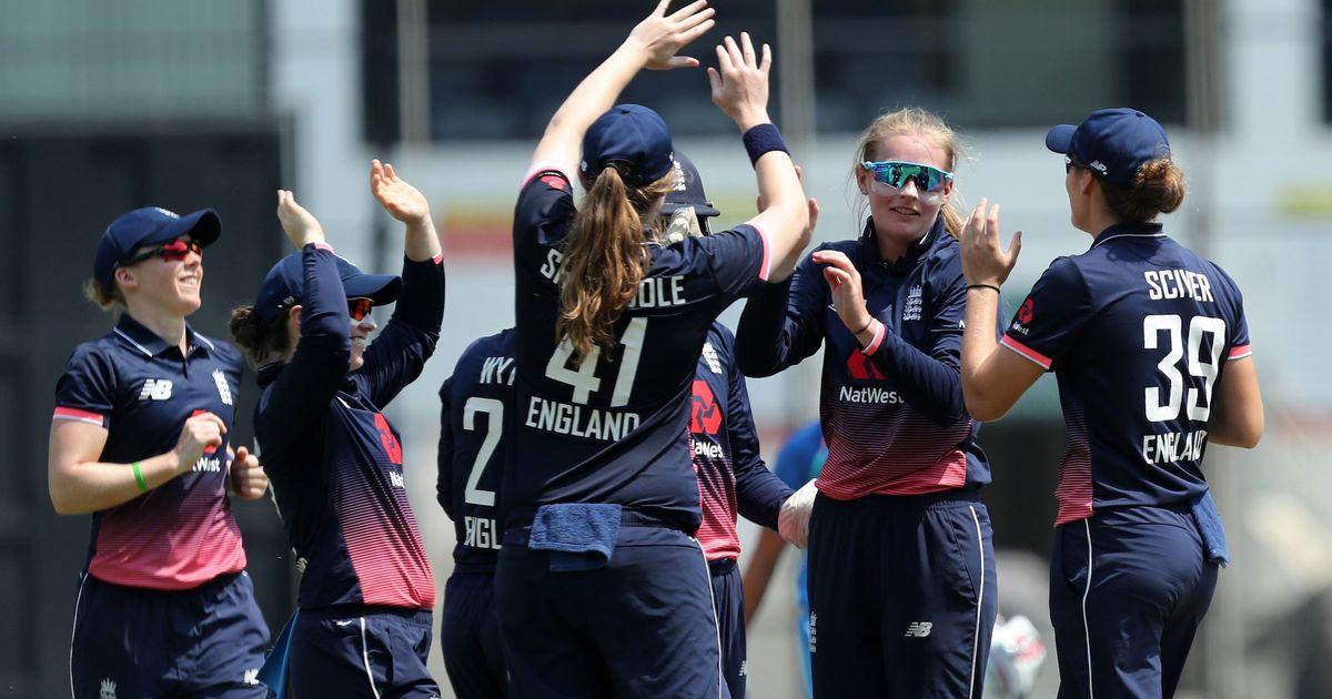 महिला क्रिकेट : भारत को इंग्लैंड ने 8 विकेट से हराया 8