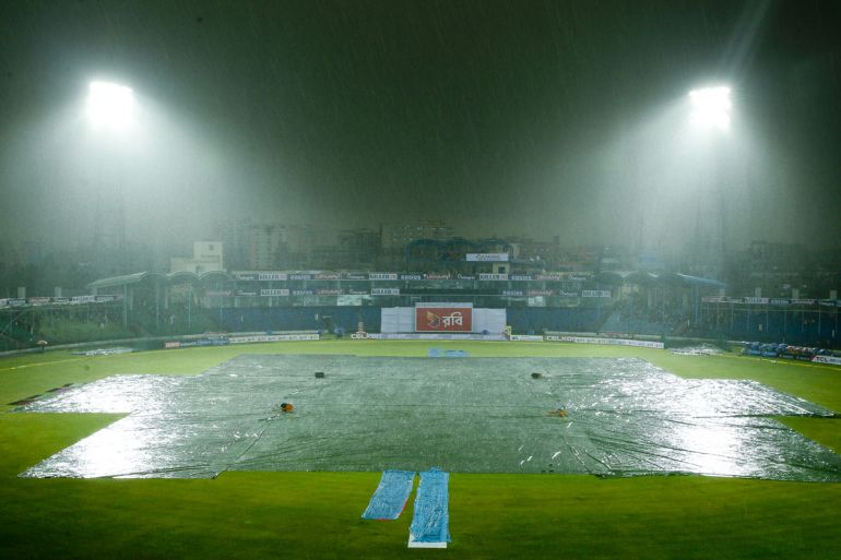 RCBvsKKR : बारिश के बाद अब कुछ देर में शुरू होगा मैच अगर नहीं हुआ पूरा मैच तो जाने कौन सी टीम मानी जायेगी विजेता 1