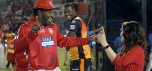 A fan give special gift to preity Zinta, see viral video