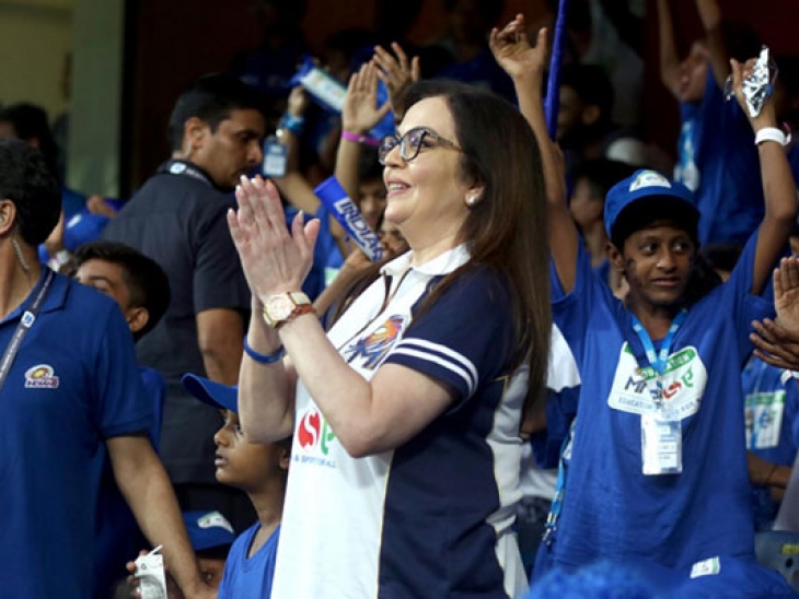Nita ambani to ritika all enjoyed in DDvsMI match