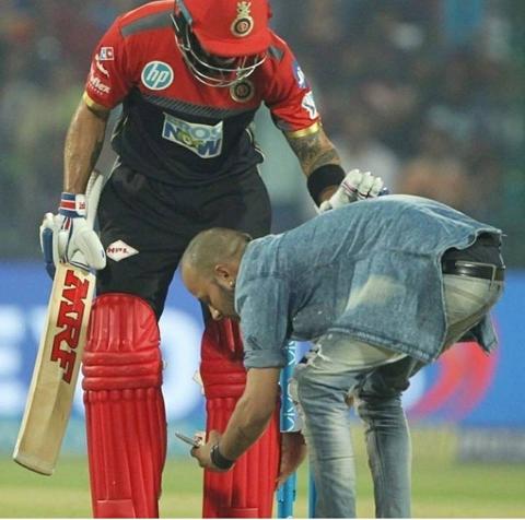 IPL 2018: इस साल आईपीएल में इन पांच पलों ने जीत लिया सभी का दिल 3 IPL 2018: इस साल आईपीएल में इन पांच पलों ने जीत लिया सभी का दिल 3