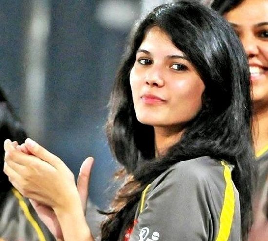 आईपीएल 2018 : रनरअप सनराइजर्स हैदराबाद को सपोर्ट करने वाली मिस्ट्री गर्ल की पहचान का हुआ खुलासा 5