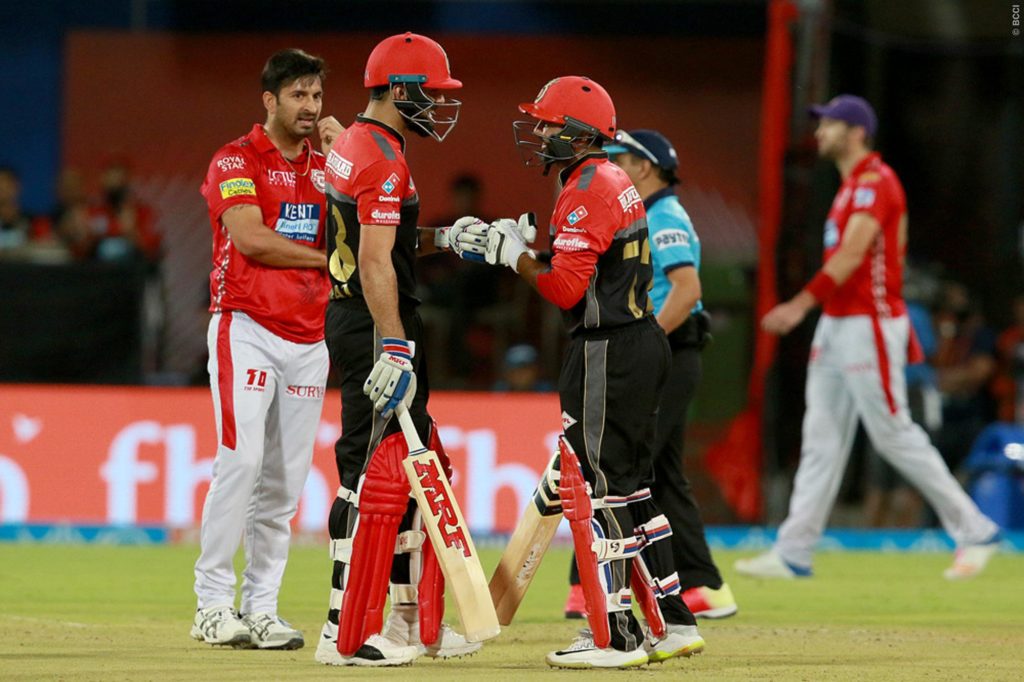 KXIP VS RCB- मैन ऑफ द मैच लेते समय उमेश यादव ने खोला अपनी सफलता का राज, कैसे मिलते है टी-20 में विकेट 5 KXIP VS RCB- मैन ऑफ द मैच लेते समय उमेश यादव ने खोला अपनी सफलता का राज, कैसे मिलते है टी-20 में विकेट 5