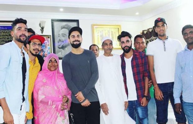 विराट कोहली को दावत देकर भावुक हुआ सिराज का परिवार, भावुक हुए क्रिकेटर ने कही दिल जीतने वाली बात 1
