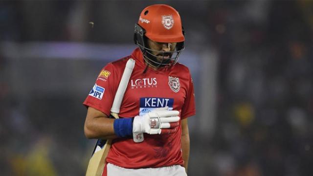 IPL 2018 में इन 5 खिलाड़ियों ने अपने ही पैरो पर मार ली कुल्हाड़ी, 2019 में नहीं मिलेगा इन्हें कोई खरीददार 2 IPL 2018 में इन 5 खिलाड़ियों ने अपने ही पैरो पर मार ली कुल्हाड़ी, 2019 में नहीं मिलेगा इन्हें कोई खरीददार 2