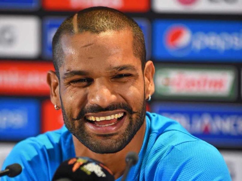 IPL 2018: शिखर धवन ने कहा धोनी ही नहीं बल्कि ये भारतीय खिलाड़ी भी प्रेशर में रहता है कूल 1