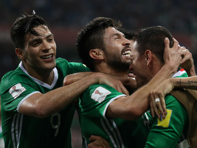 पहले भी बैन झेल चुकी मैक्सिको की विश्व कप टीम एक बार फिर बनी लड़कियों की वजह से विवाद का हिस्सा 4