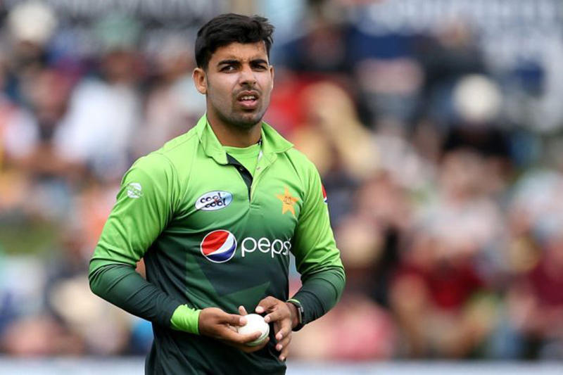 पाकिस्तान स्पिन गेंदबाज शादाब खान को विराट या बटलर नहीं , बल्कि इन 2 बल्लेबाजों के सामने होती है मुश्किलें 4