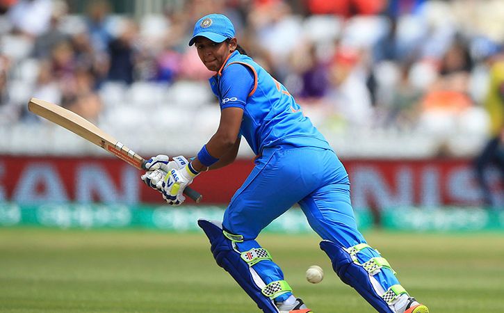 बांग्लादेश से मिली एशिया कप की हार से उबरी भारतीय कप्तान हरमनप्रीत ने प्रसंशको से नम आँखों से कही ये बात 7