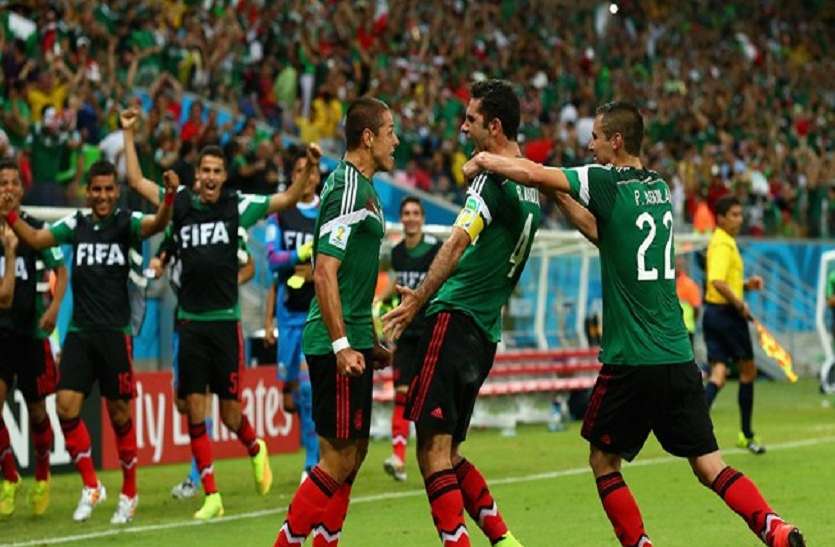 पहले भी बैन झेल चुकी मैक्सिको की विश्व कप टीम एक बार फिर बनी लड़कियों की वजह से विवाद का हिस्सा 1