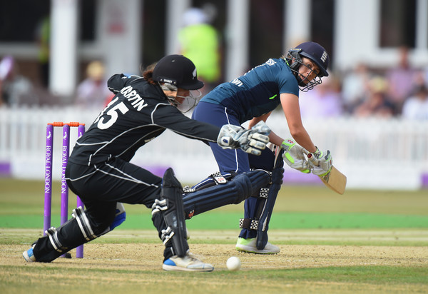 New Zealand women's cricket team prevented England from sweeping clean sweep