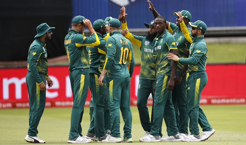 तीसरा वनडे जीतकर दक्षिण अफ्रीका ने सीरीज पर किया कब्जा, युवा बल्लेबाज ने खेली शतकीय पारी 3