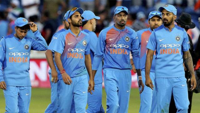 भारत के ये पांच दिग्गज खिलाड़ी वनडे क्रिकेट में भी टेस्ट क्रिकेट की तरह करते हैं बल्लेबाजी 12