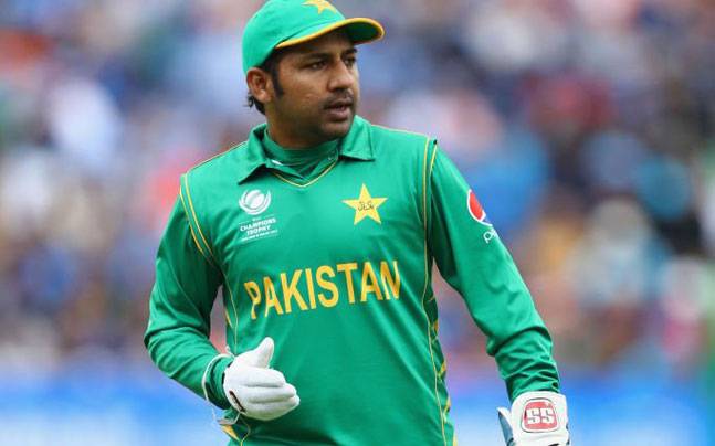 एशिया कप : पाकिस्तान की जीत के बाद भी सरफराज अहमद खिलाड़ियों से हुए गुस्सा, भारत के उपर भी कर गये टिप्पणी 2