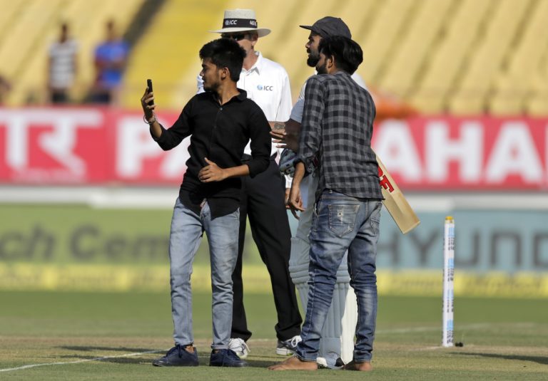 virat kohli fans selfie