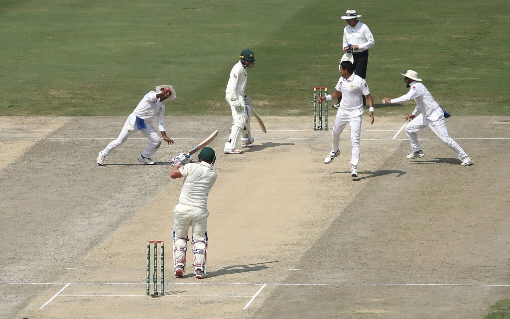 दुबई टेस्ट मैच में पाकिस्तान ने कसा शिंकजा, 325 रन की हुई बढ़त 6
