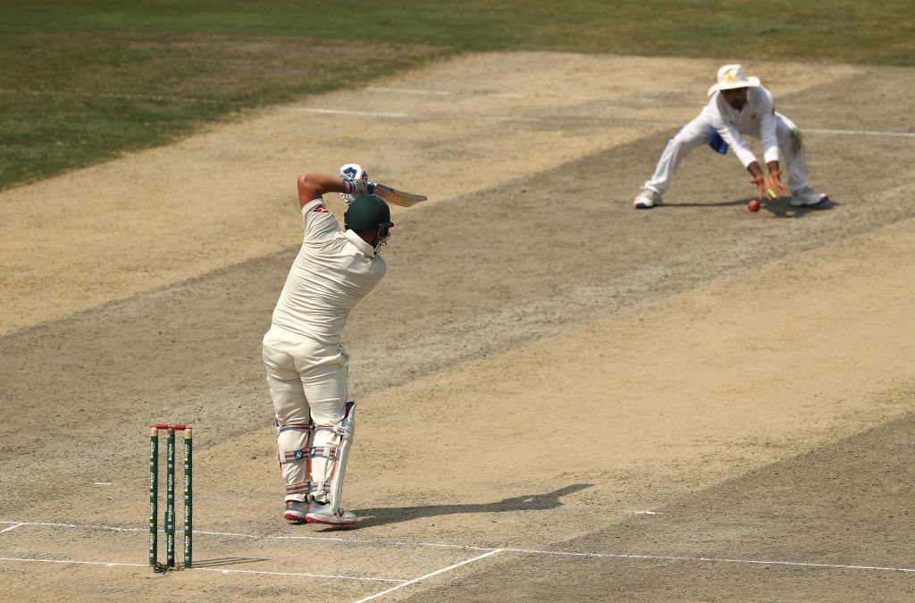 दुबई टेस्ट मैच में पाकिस्तान ने कसा शिंकजा, 325 रन की हुई बढ़त 4