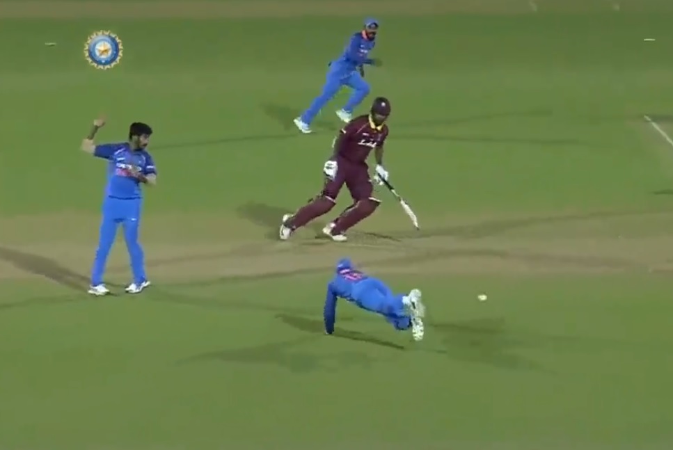 INDvsWI: वीडियो: विराट कोहली ने किया ऐसा रन आउट, शायद ही कोई और कर पाए 21