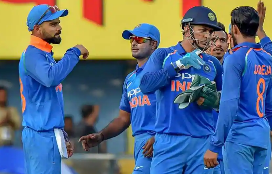 INDvsWI, दूसरा वनडे: विराट कोहली की एक छोटी सी गलती की वजह से भारत को जीते हुए मैच में टाई से करना पड़ा संतोष 3