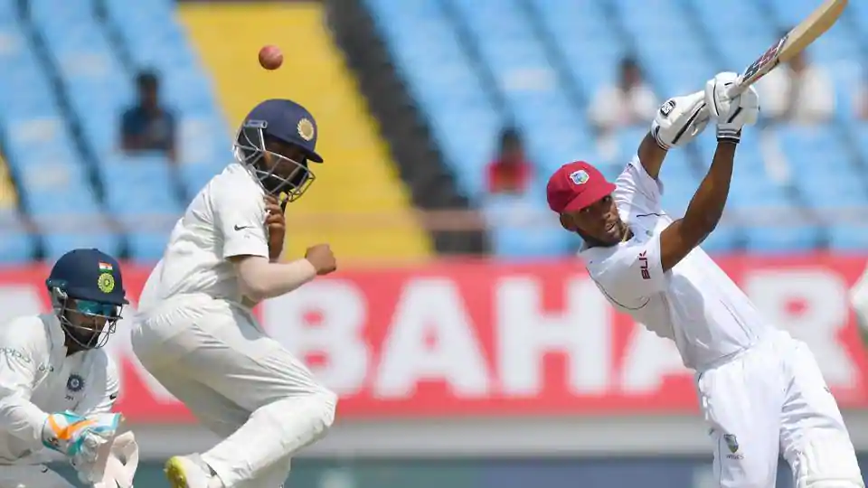 INDvsWI, 2nd Test: कुलदीप की फिरकी में फंसी वेस्टइंडीज टीम ने गंवाए 197 पर 6 विकेट 2