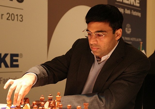 Anand congratulates Akdevi, the new chairman of FIDE
