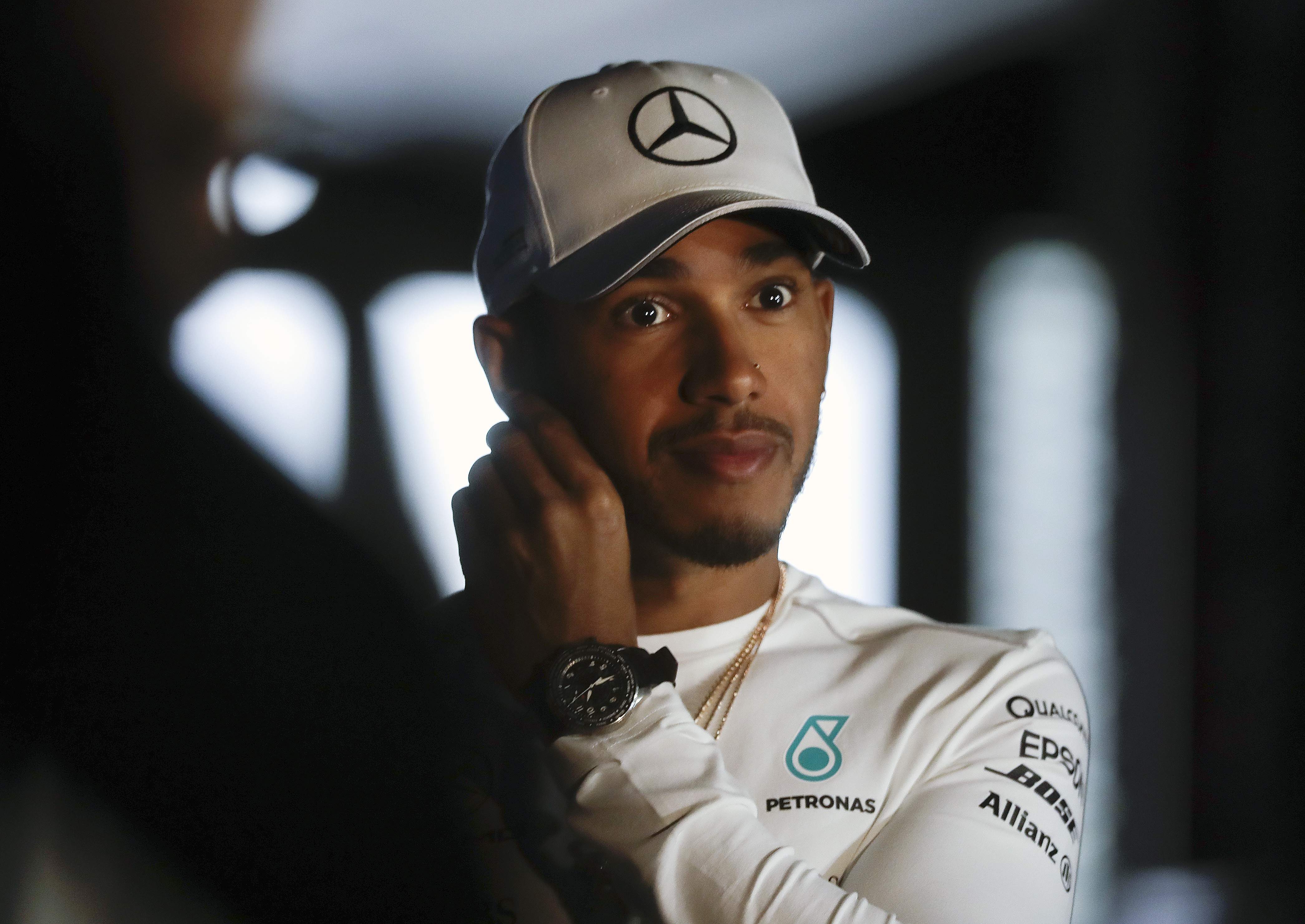Motorsports: Hamilton at the top in Abu Dhabi Grand Prix Practice