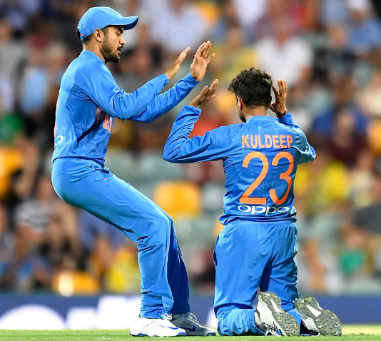 ऑस्ट्रेलिया के खिलाफ पहले टी-20 में हार के बाद, कप्तान विराट कोहली ने इस खिलाड़ी को ठहराया हार का जिम्मेदार 5
