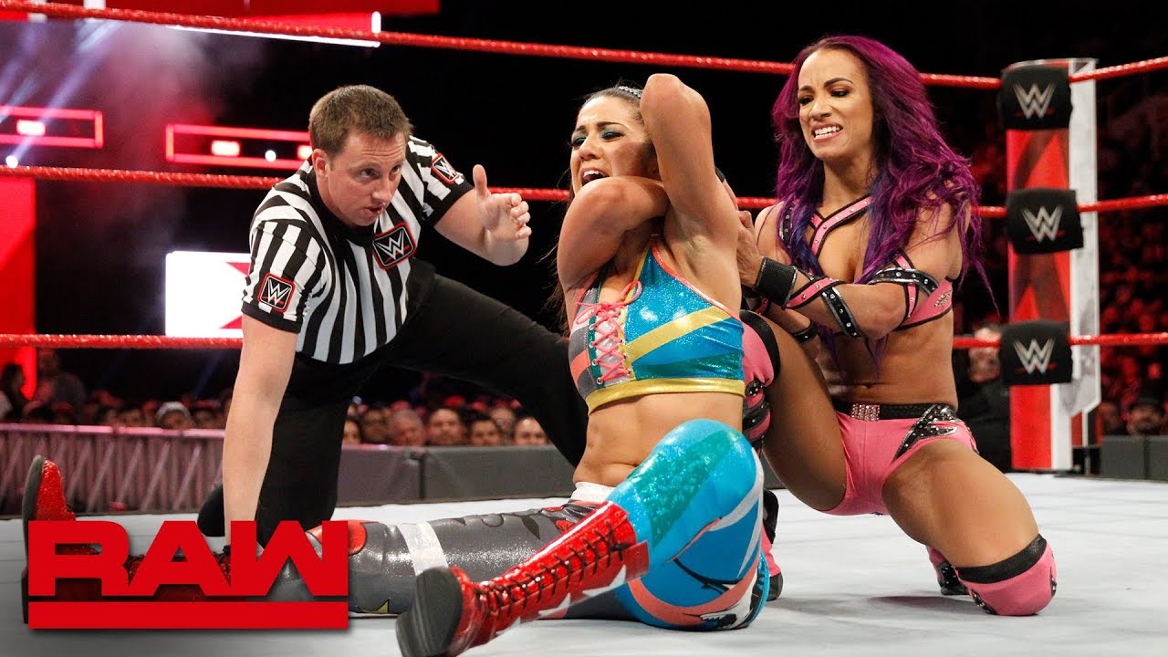 Саша против 3. Sasha Banks vs Bayley. WWE Sasha Banks Bayley 2012. WWE Саша Бэнкс и Бейли 18. Bayley and Sasha Banks SMACKDOWN.