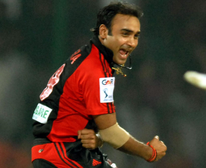 इंडियन प्रीमियर लीग 2008: सबसे बेहतरीन गेंदबाजी स्ट्राइक रेट 6