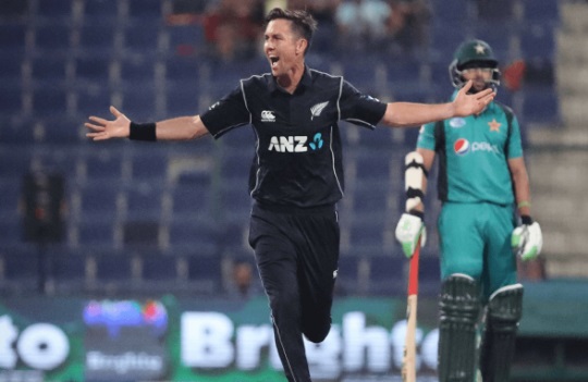 वीडियो: न्यूजीलैंड के गेंदबाज ट्रेंट बोल्ट ने पहले वनडे में लिया हैट्रिक, बैकफुट पर पाकिस्तान 1