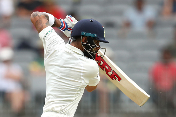 वीडियो: कप्तान विराट कोहली ने ओवर में एक के बाद एक जड़े तीन चौके, देखता रह गया गेंदबाज 15