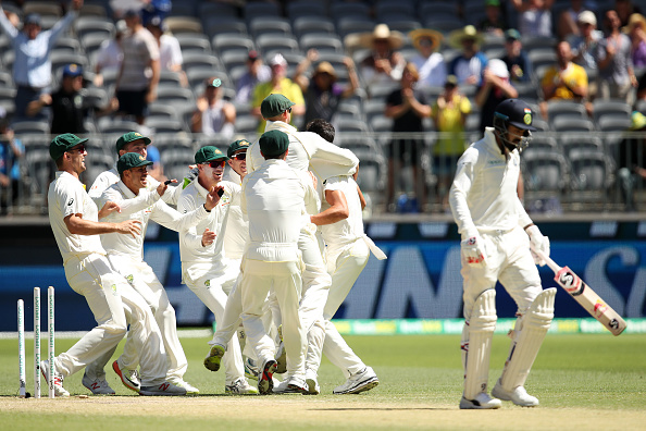 AUSvsIND, पर्थ टेस्ट: भारत को हारता देख "भगवान" ने की इस खिलाड़ी की तारीफ, तो उठी इस खिलाड़ी को टीम से बाहर करने की मांग 13