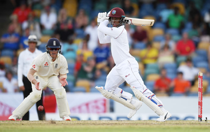 ब्रिजटाउन टेस्ट : होल्डर की रिकाडऱ् पारी से विंडीज ने इंग्लैंड को दिया विशाल लक्ष्य 1