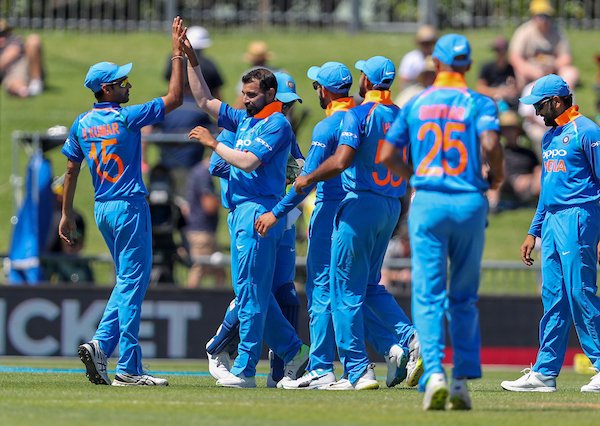 India vs New Zealand 2019 : 1.6 ओवर में मार्टिन गुप्टिल को बोल्ड करने के साथ ही मोहम्मद शमी ने रचा विश्व इतिहास 2