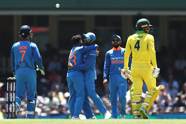AUSvIND: 6.6 ओवर में भुवनेश्वर कुमार की इस गेंद पर चारों खाने चित हुए एरोन फिंच, कुछ इस तरह गवाई अपनी विकेट 2 AUSvIND: 6.6 ओवर में भुवनेश्वर कुमार की इस गेंद पर चारों खाने चित हुए एरोन फिंच, कुछ इस तरह गवाई अपनी विकेट 2