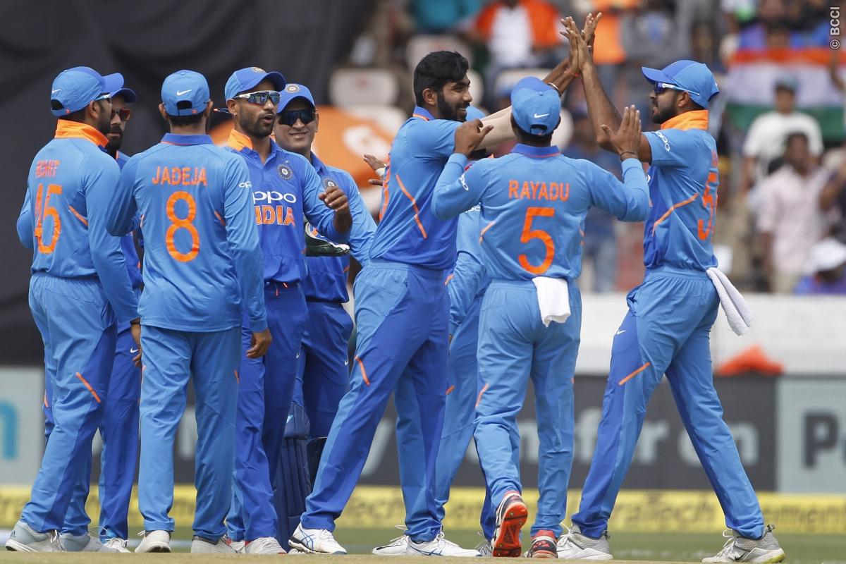 INDvsAUS, पहला वनडे: भारत की शानदार गेंदबाजी के बावजूद ट्रोलरों के निशाने पर आया यह खिलाड़ी 1
