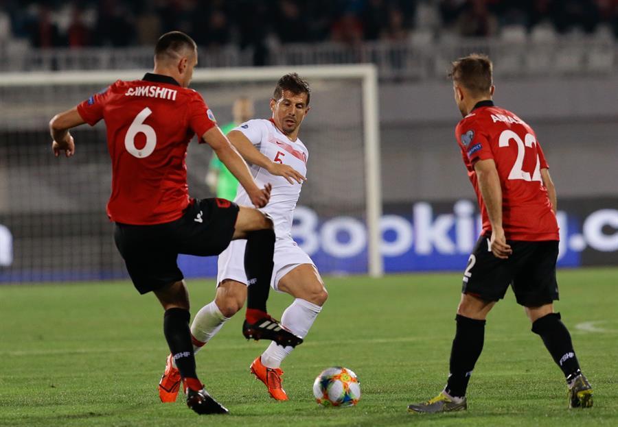 Football: Turkey defeated Albania 2-0