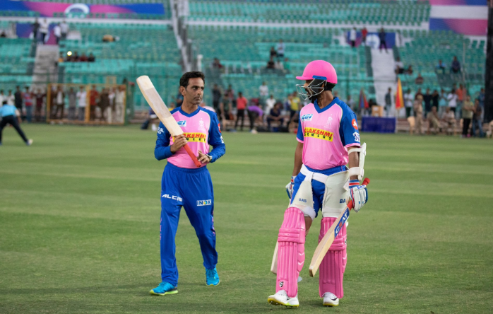 आईपीएल 2019: राजस्थान रॉयल्स की नई पिंक जर्सी लॉन्च, पहले से काफी अलग और खूबसूरत है ये जर्सी, देखें तस्वीरें 3