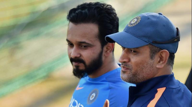 आईपीएल 2019: महेंद्र सिंह धोनी ने केदार जाधव का बनाया मजाक, कहा कुछ ऐसा जिसे सुनने के बाद जाधव की हुई बोलती बंद 1