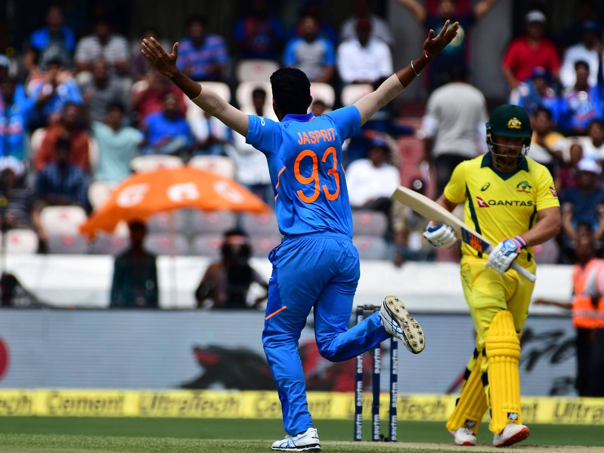 Ranchi ODI: Australia's target of 314 runs in front of India