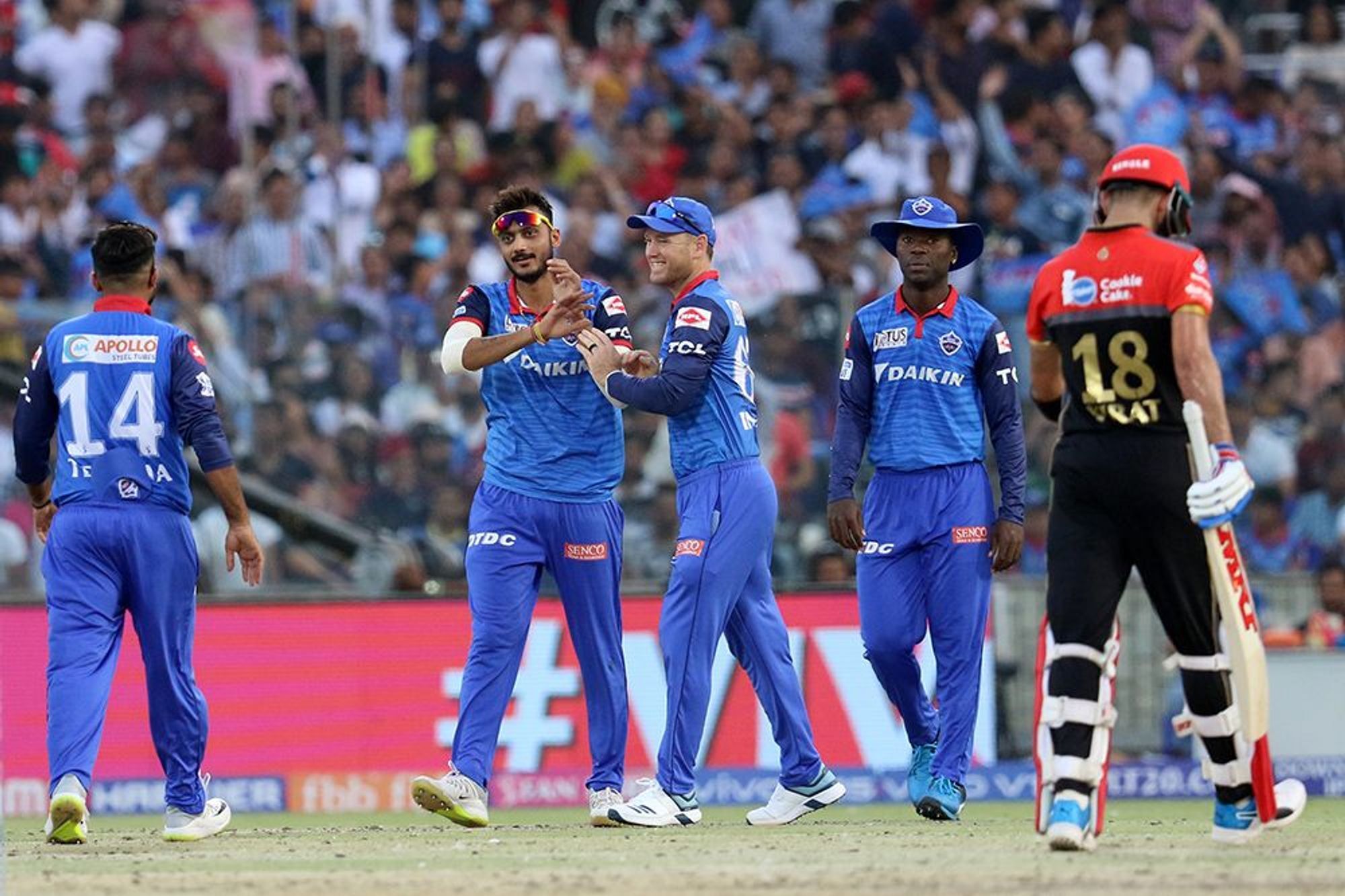 DCvsRCB : दिल्ली ने आरसीबी को 16 रन के अंतर से हराया, प्लेऑफ़ की रेस से बाहर हुई कोहली की टीम 5