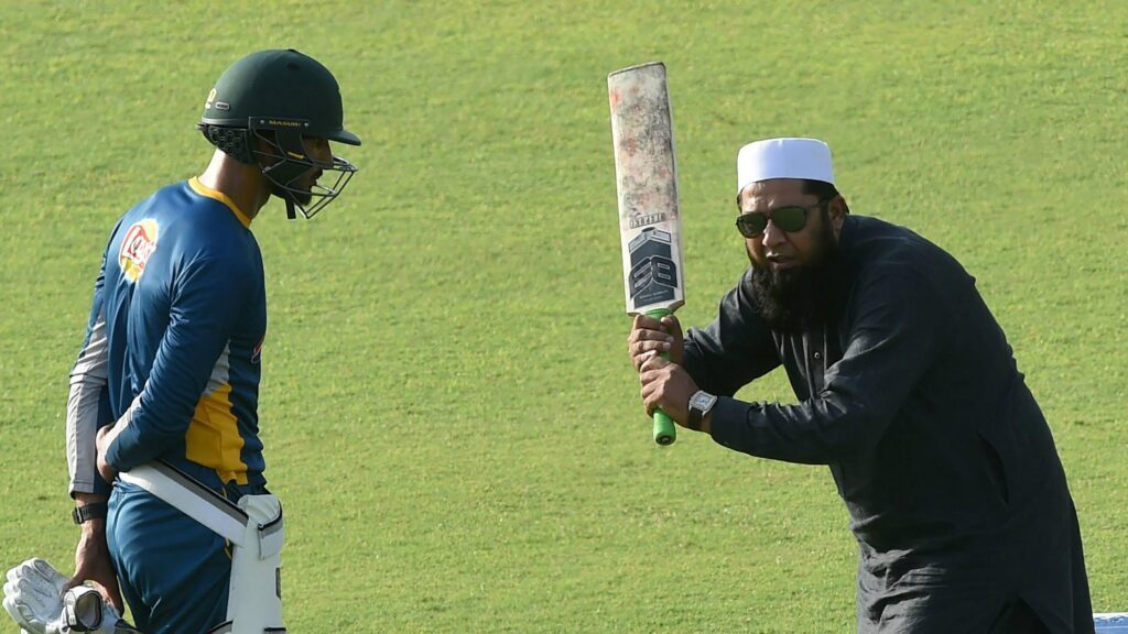 विश्व कप के लिए पाकिस्तान की टीम चुनने के बाद भारतीय क्रिकेट टीम पर चुटकी लेते दिखाई दिए इंजमाम उल हक 3