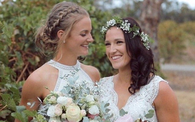 न्यूजीलैंड की महिला क्रिकेटर ने इस ऑस्ट्रेलियाई खिलाड़ी से कर ली शादी, वायरल हुई फोटो 1
