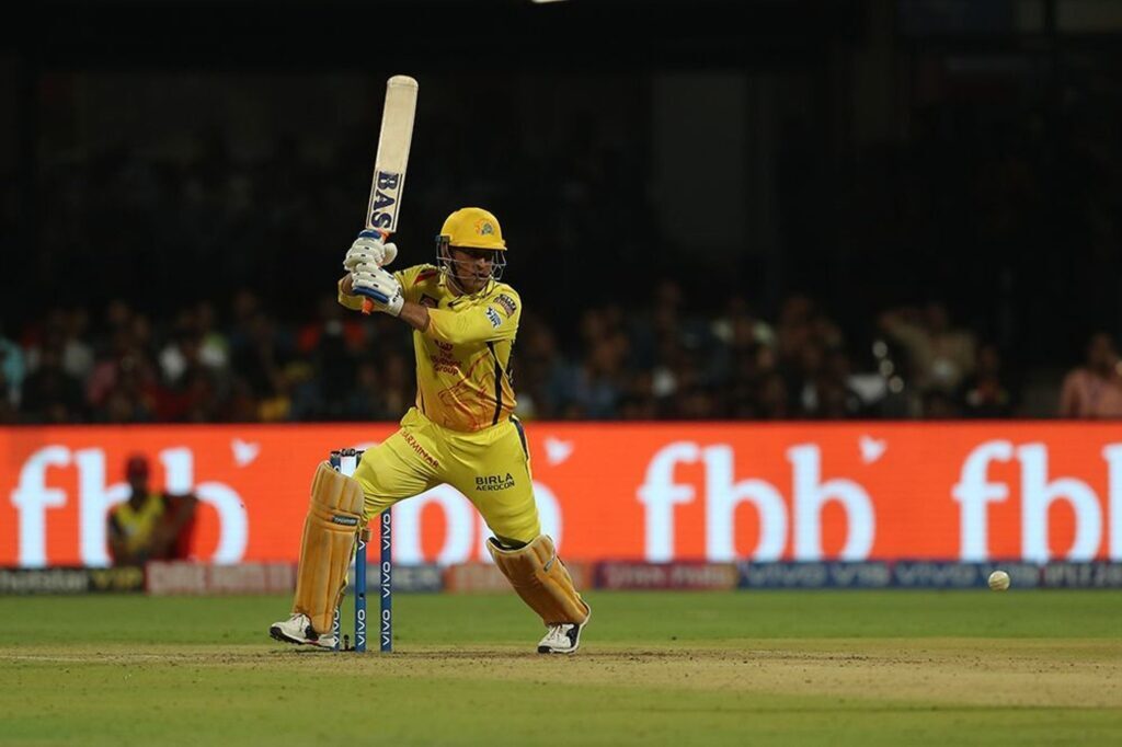 आईपीएल 2019: महेंद्र सिंह धोनी ने अंतिम ओवर में 24 रन बनाकर रोहित शर्मा को छोड़ा पीछे 2