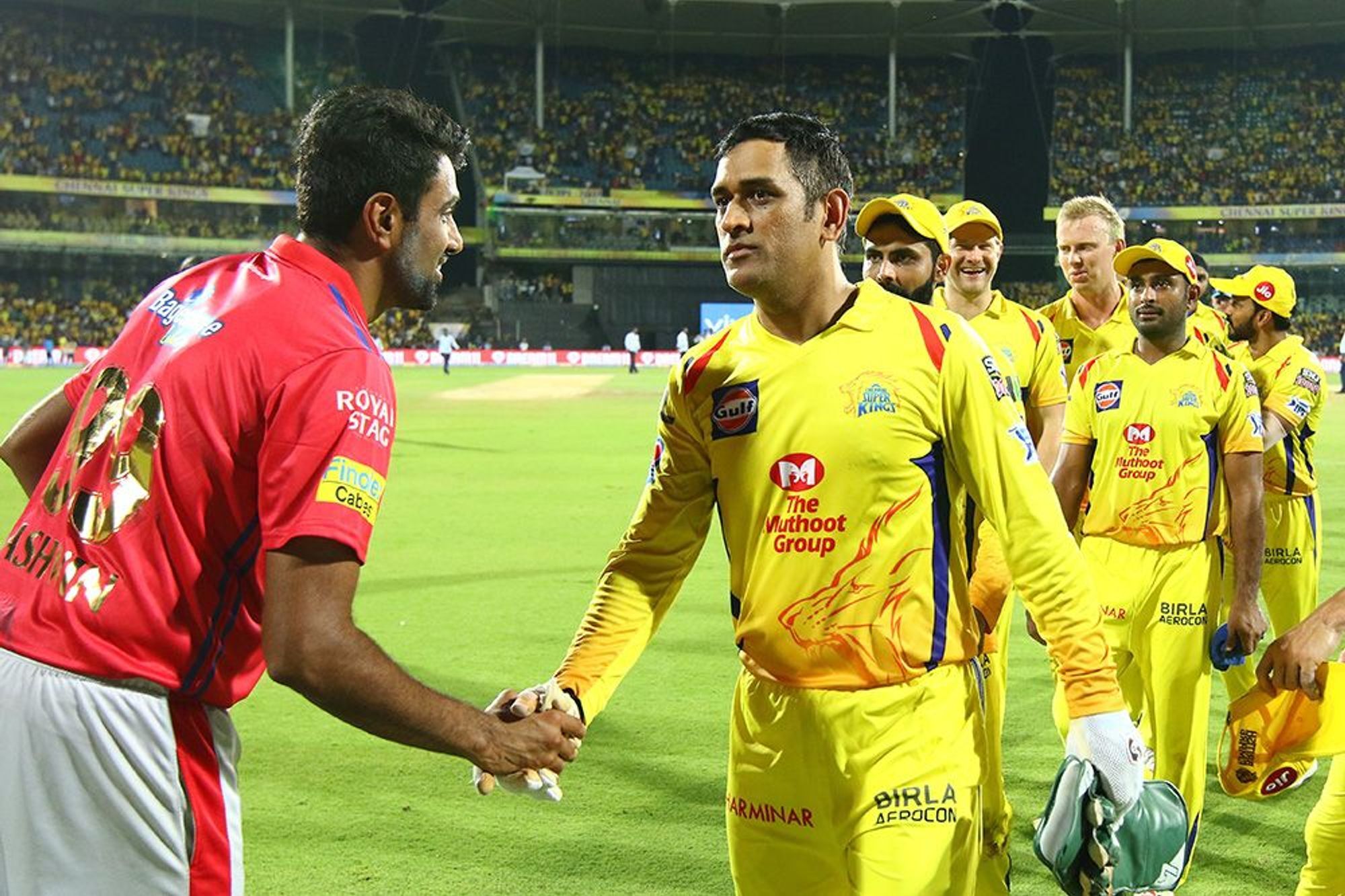 आईपीएल 2019 : पंजाब से मैच जीतने के बाद चेन्नई सुपर किंग्स के प्रशंसको ने साफ़ किया स्टेडियम, सुरेश रैना ने की तारीफ़ 3